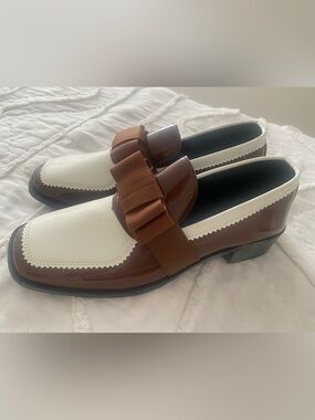 Classic Two-Tone Patent Loafers SZ 9 M